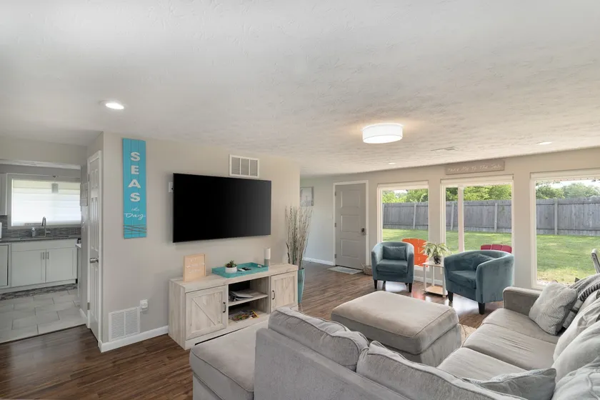 Cozy Beach House Minutes From Dayton! - Image 1