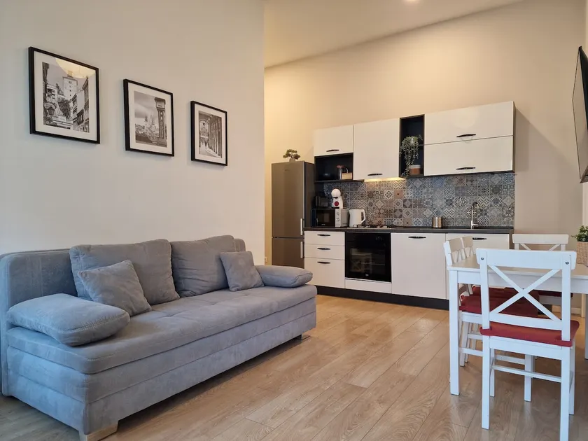 Apartment Golf - Image 1