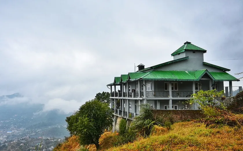 Ekaa: Workation Homestay, 180° Valley Views - Image 1