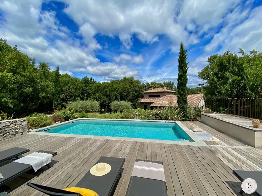 Casa di lusso con bellissimo giardino e piscina privata - Image 1