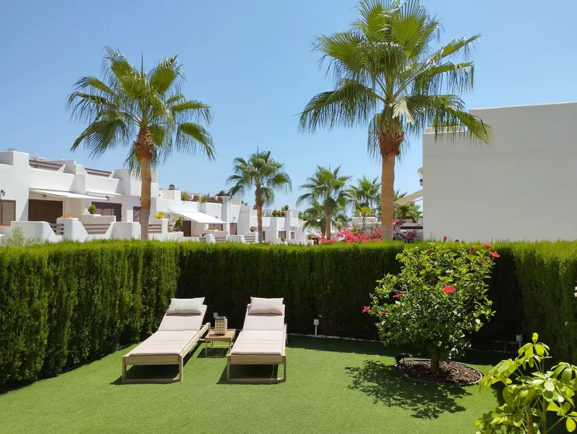 Beachfront, Hibiscus Apartment - Image 1