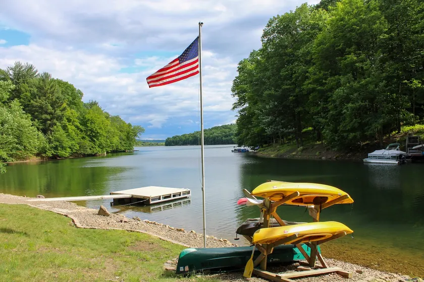 Lake Dreams, A Luxury 5-Bedroom Lakefront Home with Hot Tub and Private dock - Image 1