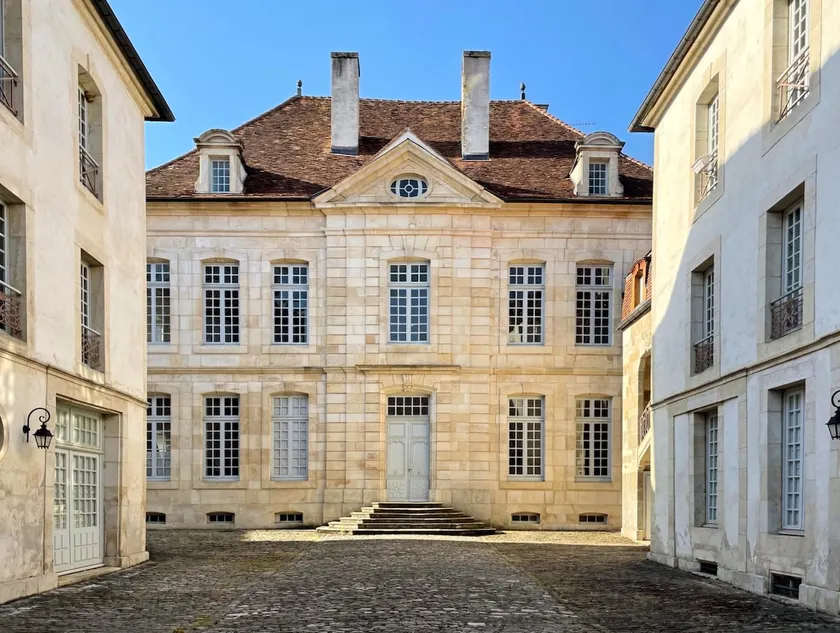 Garden side - Image 1