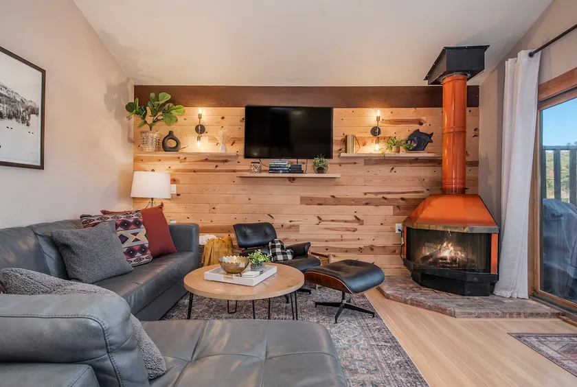 Amenity Rich Summer Getaway Close to Boyne Mnt - Image 1