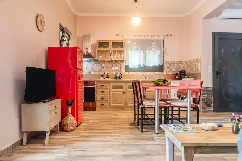 Ostrica Family Beach House - Image 1