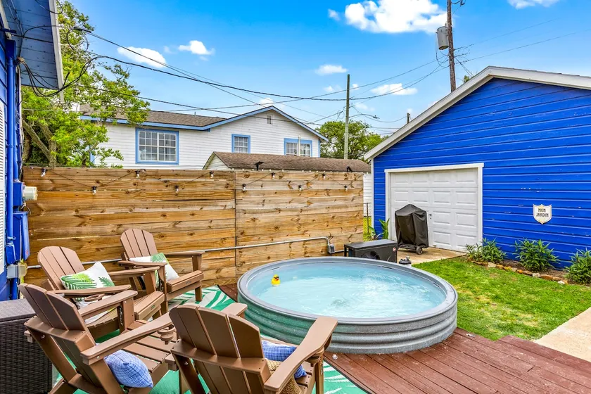 Cowboy Pool and Handicapable Beach Retreat - Image 1