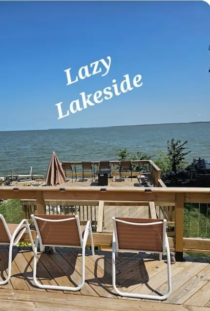 Toledo, lakeside home 3 bdrm sleep 7 on Lake Erie with 4 decks to choose from. - Image 1