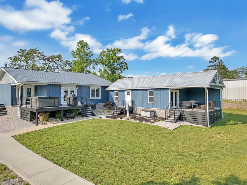 FLAT Lakefront Home at Summer Breeze w/ Private Dock & Kayaks & Paddle Boards - Image 1