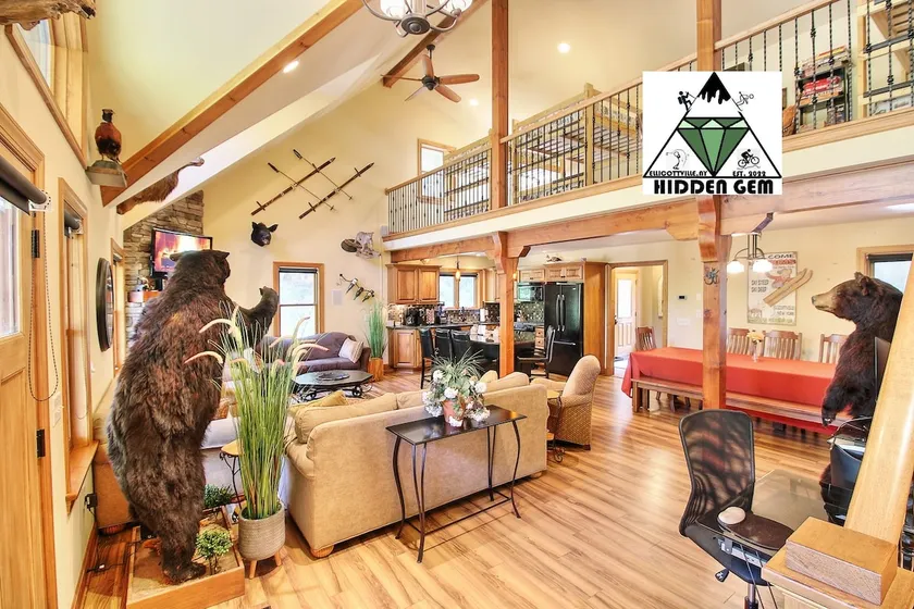 Hidden Gem💎Large Ellicottville Chalet🍁Woods⛷ Hot Tub 🕹️ Arcade Fun 🔥Fire Pit - Image 1