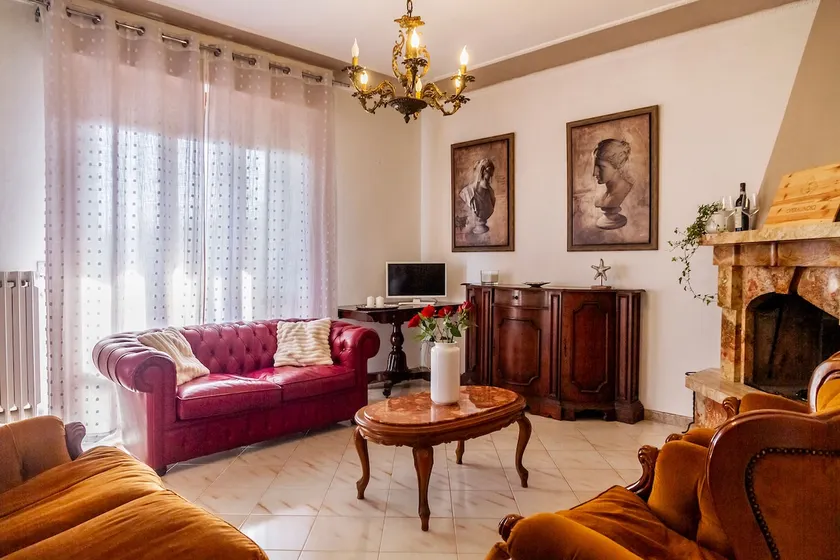 Large Apartment with private garden, barbecue, A/C - Image 1