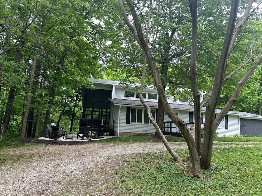 Peaceful Wooded Lake Cottage Retreat - Image 1