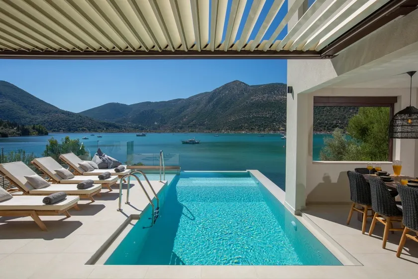 Villa Neaera - Motorboat included, 4 SUPS, 5 bedroom, private pool and pontoon - Image 1