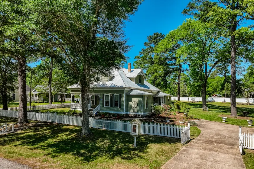 Edengate~Quiet Country Charm in the Heart of Texas - Image 1
