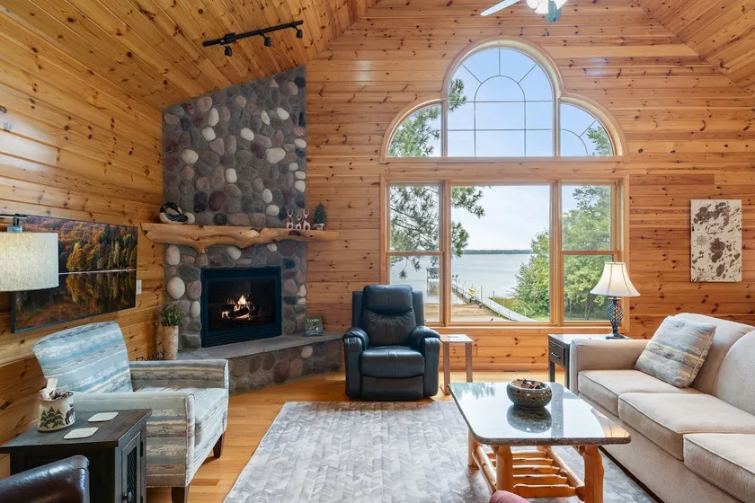 Horseshoe Lake Cabin w/ Hot Tub, Beach, Games, Fire Pit, Kayaks + Paddleboards - Image 1