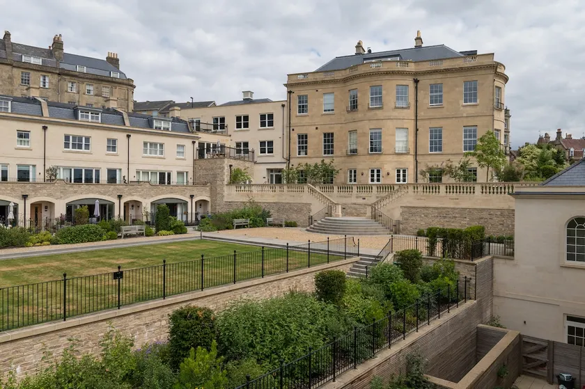 Bath Penthouse with amazing views and lift access - Image 1