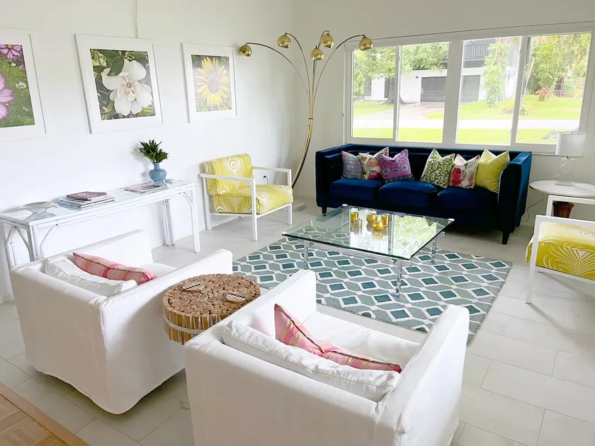 FALL IN LOVE! Modern pool home mins from the beach - Image 1