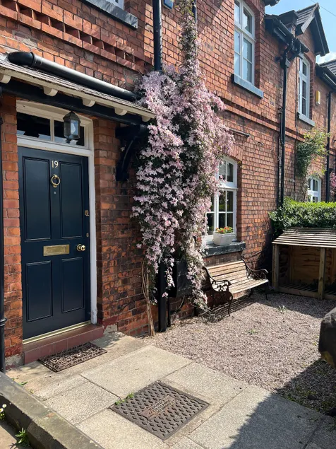 Central Knutsford - Image 1
