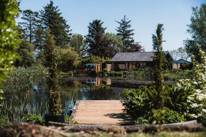 Luxury Lakeview Retreat With Hot Tub/Pool table - Image 1
