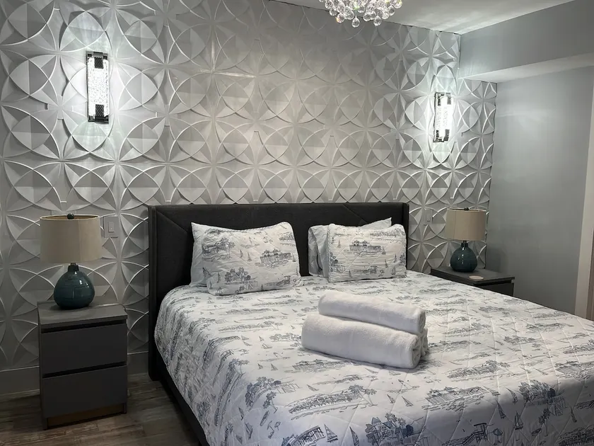 Luxurious Family-Friendly Pompano Home - Image 1