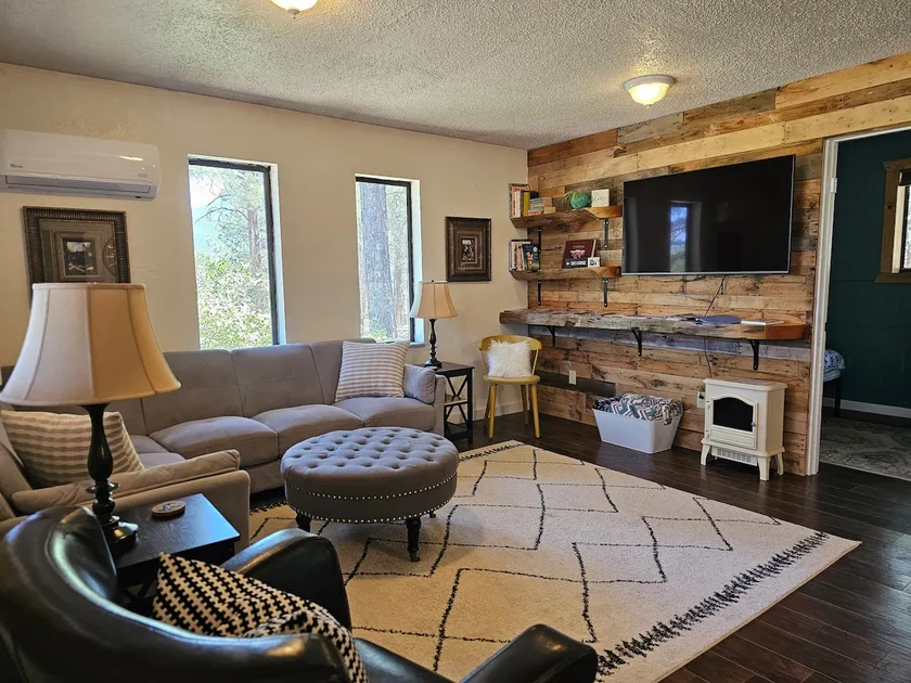 Quaint 2 bedroom cottage in the pines - Image 1