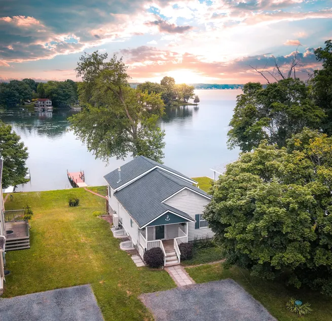 King House - lakefront on Cayuga with dock, kayaks - Image 1