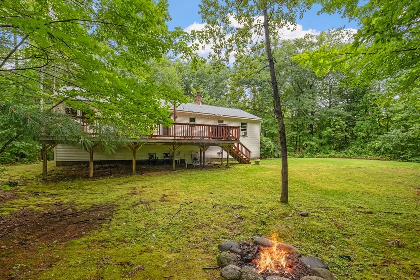 Gilford Central Retreat - For all your Vacation Needs! - Image 1