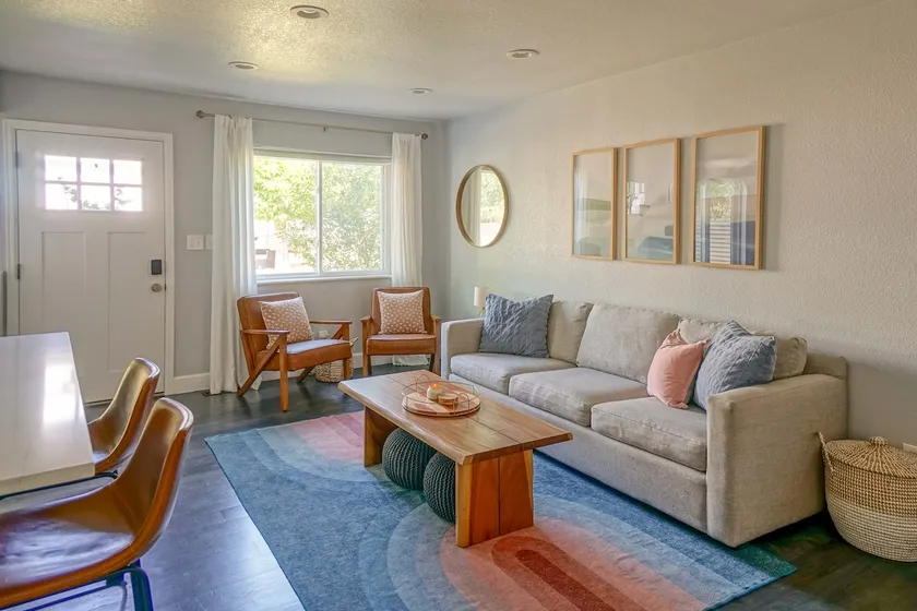 Comfy Cute Condo - entire home - Image 1