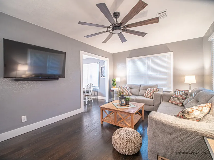 Homey Bungalow Convenient to Marietta and I-75! - Image 1
