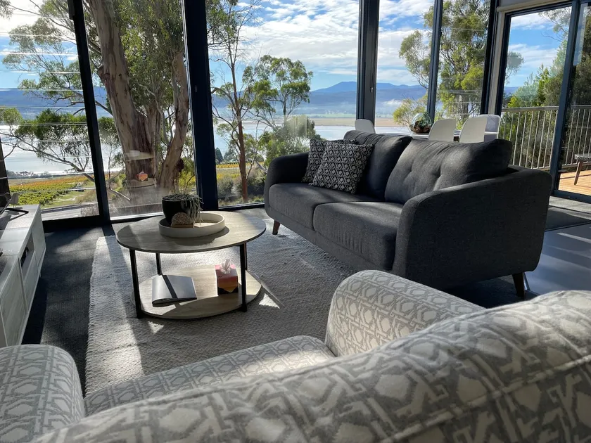 Panoramic views from your stunning 'Treehouse' - Image 1