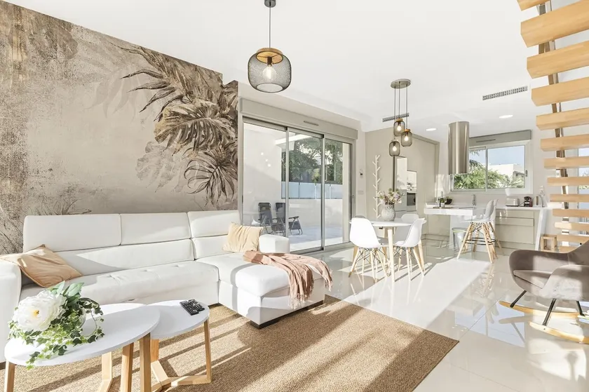 Grande villa entièrement équipée avec piscine privée, barbecue et terrasse | Vue mer | À côté de la plage - Image 1