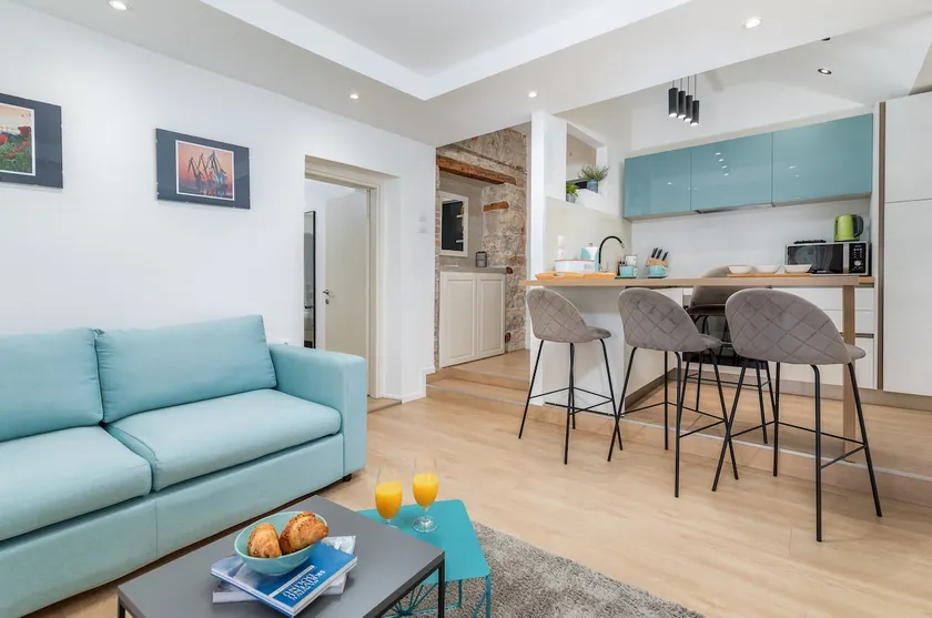 Modern apartment with sea view and close to the Arena - Image 1