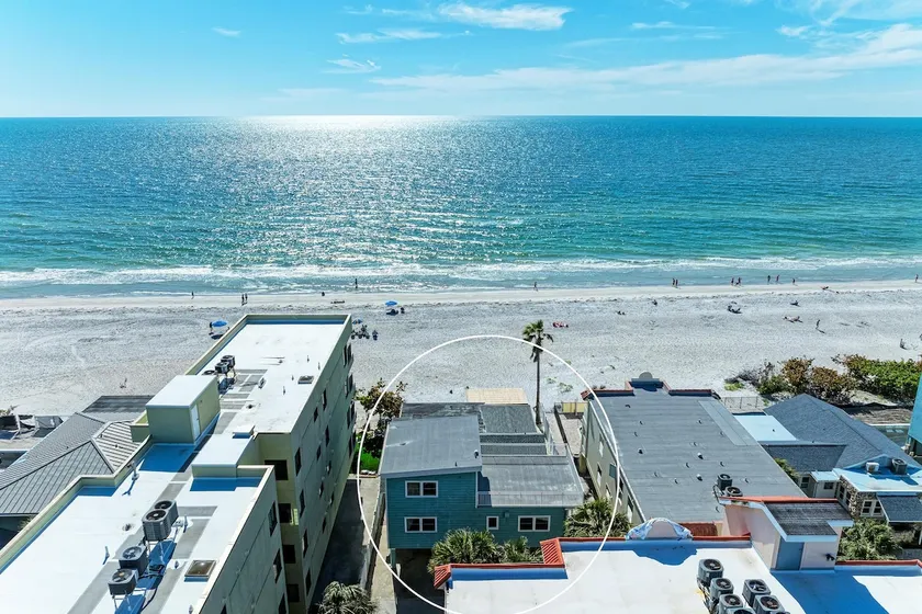 Beachfront-6 Bedroom/5 Bathroom Home - Image 1
