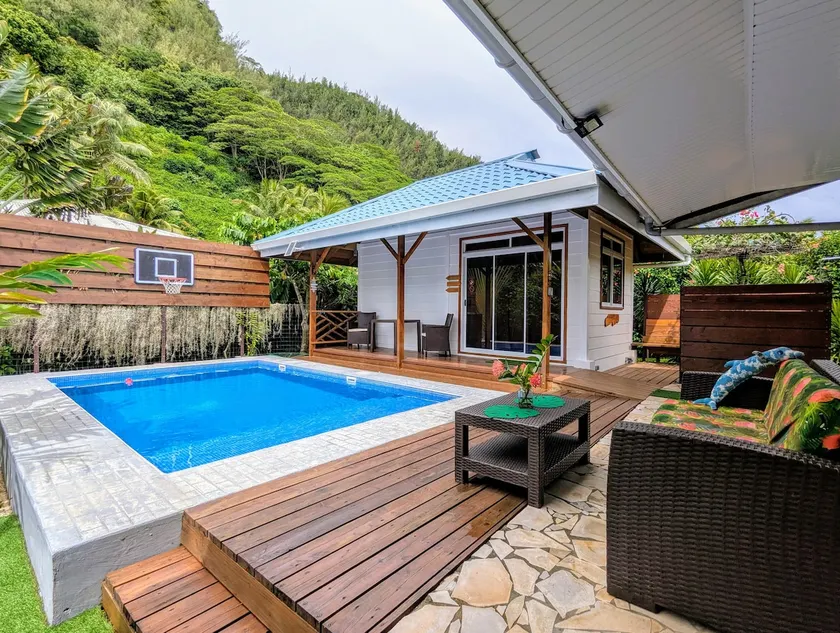 private bungalow with pool/private terraces - Image 1