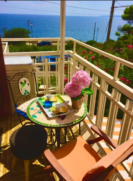 Balcony overlooking the East South ITALY - Image 1