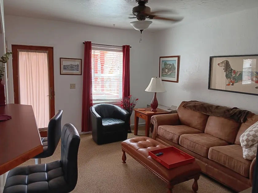Cozy 1 bedroom house in the heart of uptown Butte - Image 1