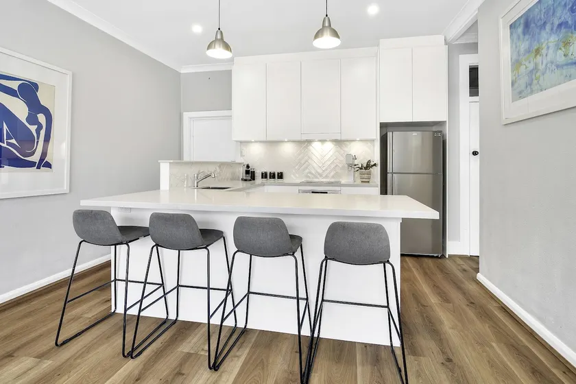 Stylish, Sunny & Spacious 2 Bedroom Apartment, Mosman - Image 1