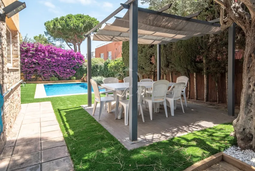 Casa Tarongers - Large townhouse, 10min from beach - Image 1