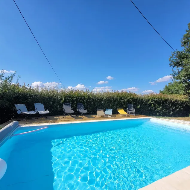 Cozy 3-star cottage in the countryside with shared pool - Image 1