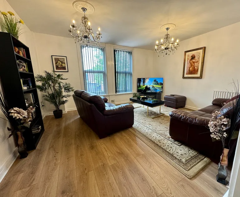 Lovely 2 bed Apartment, Arnold Town centre. - Image 1
