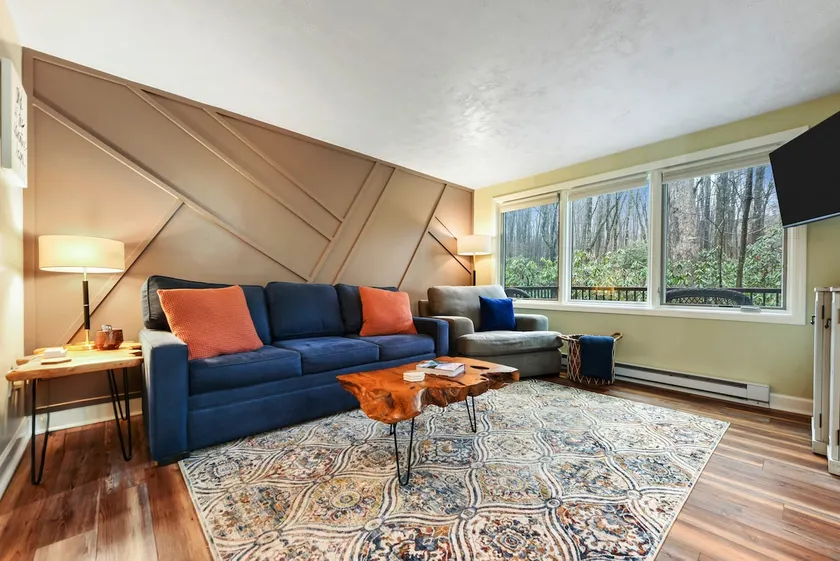 Woodlands Hideaway Relaxing Retreat - Image 1