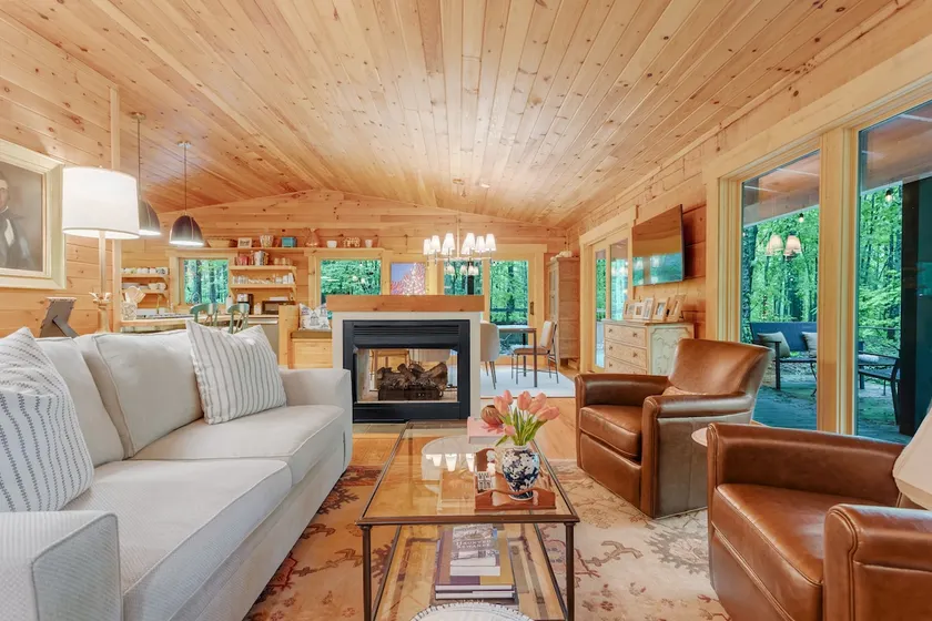 Quiet Cabin Close to Campus - Image 1