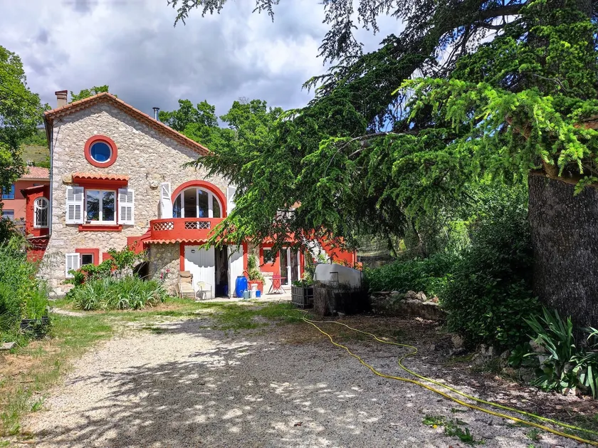 Independent studio for 2/3 people - Image 1