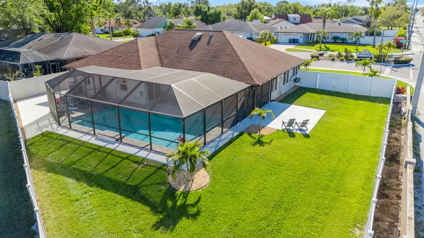 Beautiful Oak View Manor - Siesta & Legacy Trail - Image 1