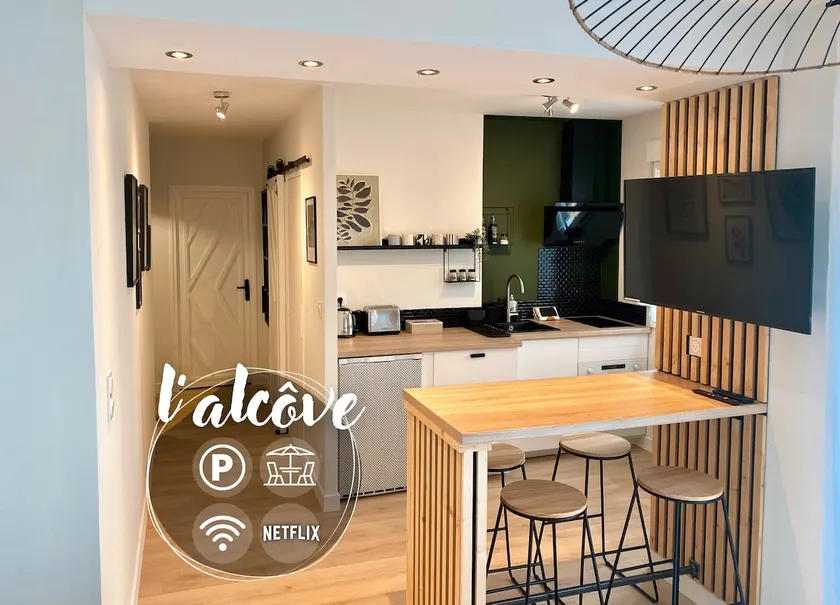 L'Alcôve | Quiet, Queen-Size Bed, Private Parking - Image 1