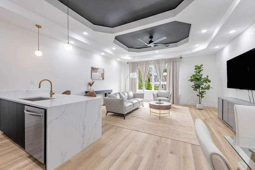 Spacious 3BDR Luxury Penthouse - Image 1