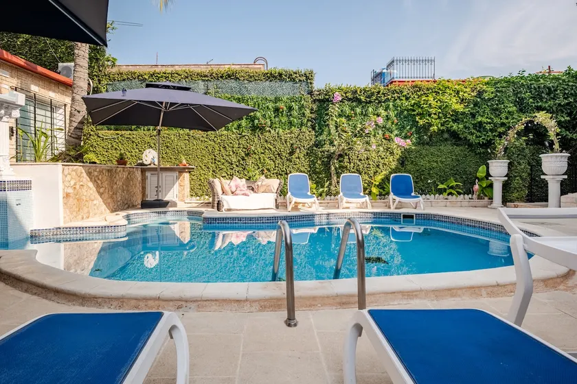 Villa Ray (Generator, Heated Pool and Gym) - Image 1