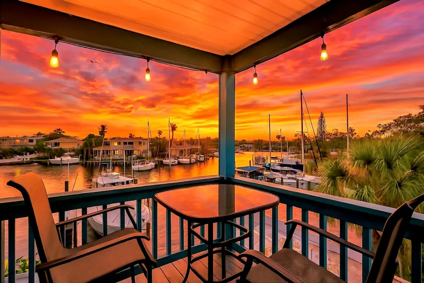 2nd floor Waterview Pelican #6-Johns Pass-King Bed - Image 1