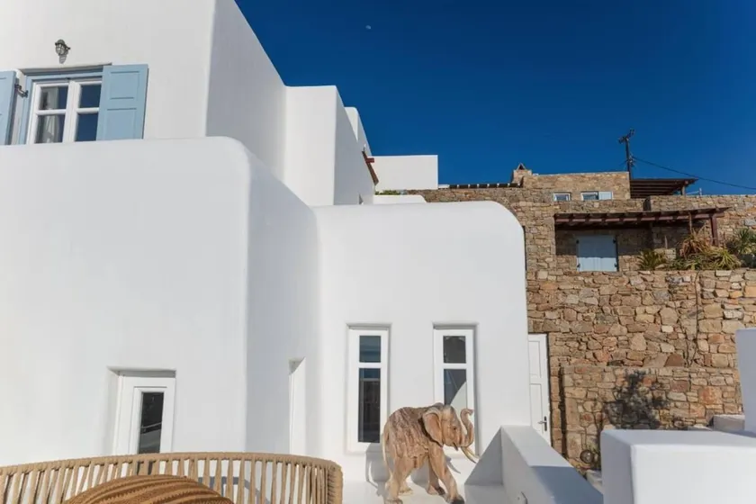 Golden Sunset Villa - Image 1
