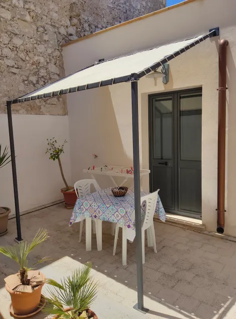 L'Azzurro Apartment - Image 1