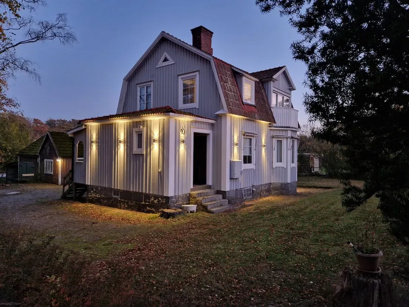 Fisherman's Palace - Image 1